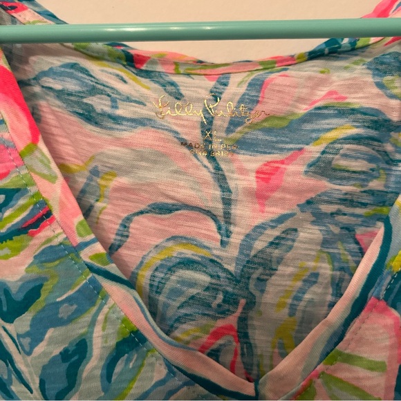 Lilly Pulitzer Tropical Blue and Pink Short Sleeve Graphic Tee - Picture 2 of 3